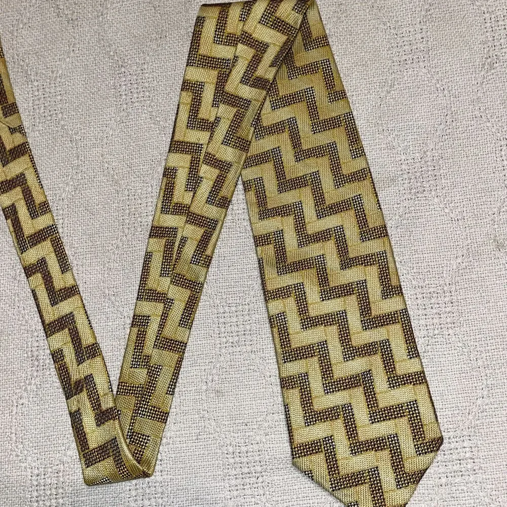 Ermenegildo Zegna Men’s Dress Tie Size 57” 3.75” Gold Geometric Business Formal